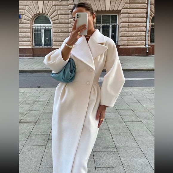 Black / ivory thick luxurious long puff sleeve double breasted trench coat - Picture 2 of 7